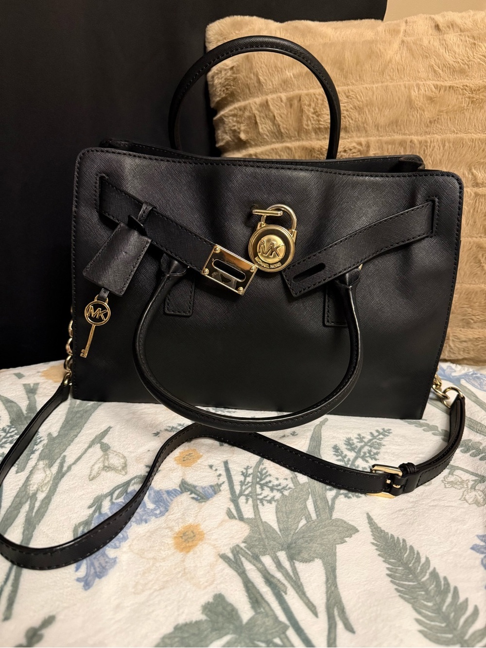 ✨MICHAEL KORS Hamilton Saffiano Leather Satchel - with MK lock and key🗝️ - Picture 2 of 6